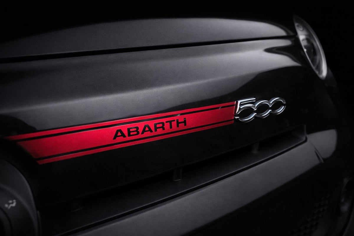 Fiat 500 Abarth Emblem Overlay / Vinyl Aufkleber für Original Emblem / Custom Look passgenau für Armaturenbrett Schriftzug