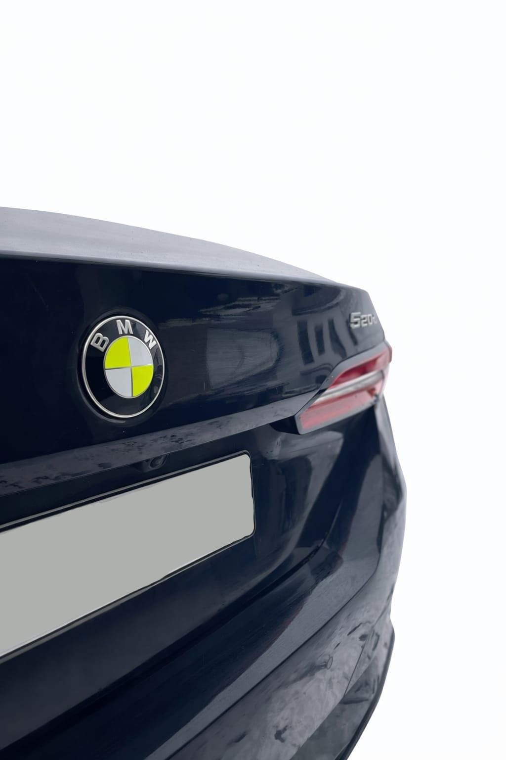 BMW Emblem Aufkleber Set  Custom Logo Styling (7-teilig) Individuelle Vinyl Overlays für Motorhaube, Felgen, Heck & Lenkrad