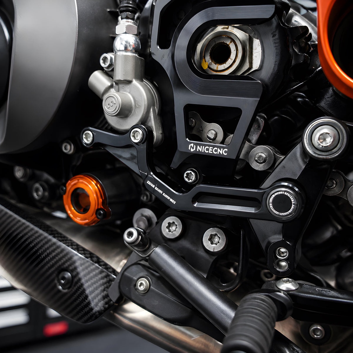 KTM 1290R Superduke 2020-2024 Schaltwellenabstützung / CNC